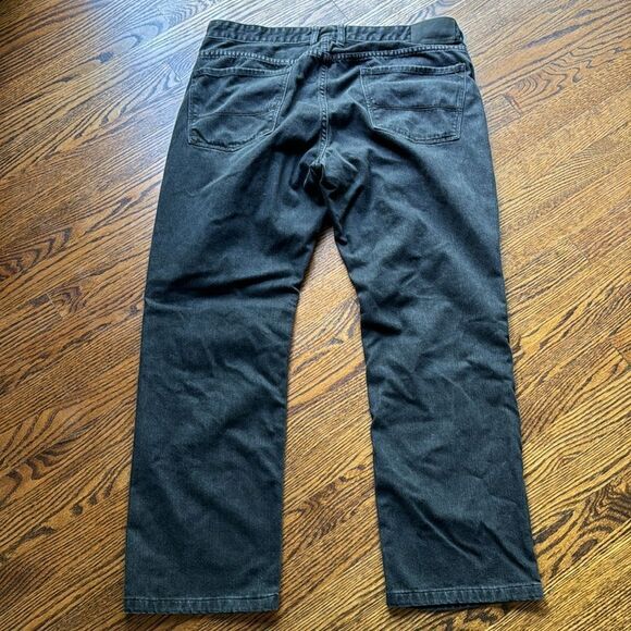 Tommy Bahama Authentic fit straight leg washed black 5-pocket jeans. 38 x 34 - Picture 4 of 7